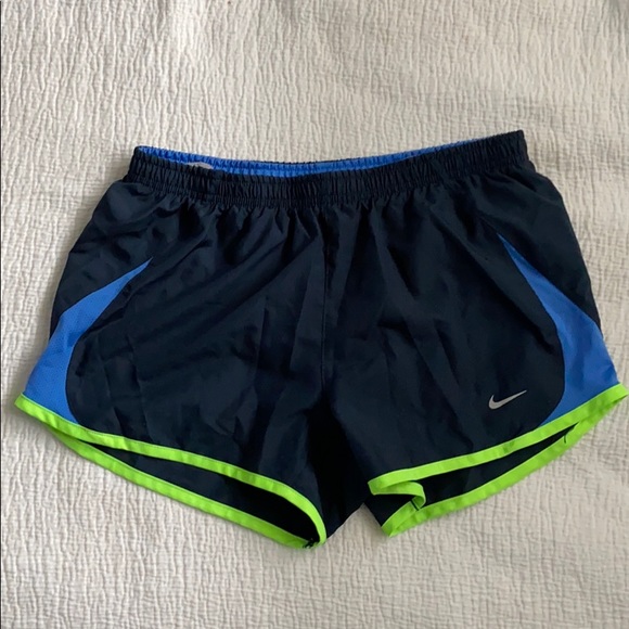 Nike running shorts - Picture 1 of 3